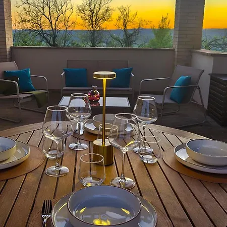 Lyfe Umbria Intera Con Piscina In Esclusiva Apartment