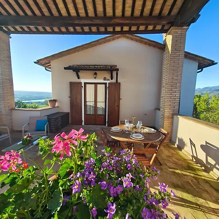 Lyfe Umbria Intera Con Piscina In Esclusiva *