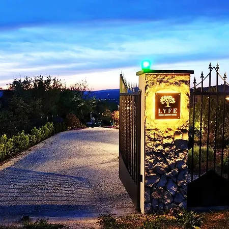 Lyfe Umbria Intera Con Piscina In Esclusiva Alviano